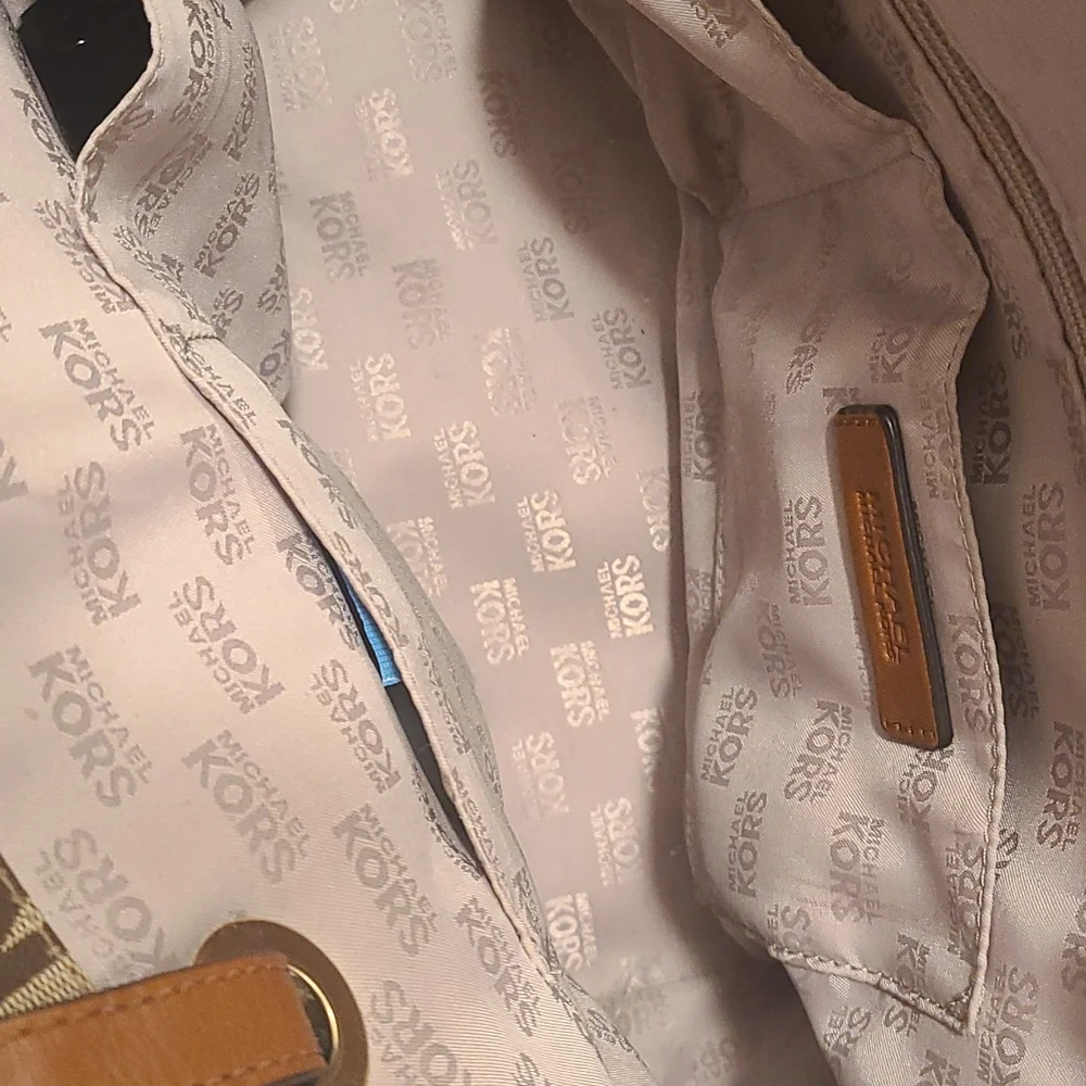 Handbag - Picture 9 of 9